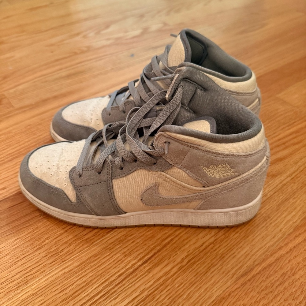 Jordan Athletic Shoes in Gray and Cream